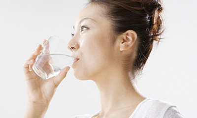体にいい理想的な水の飲み方